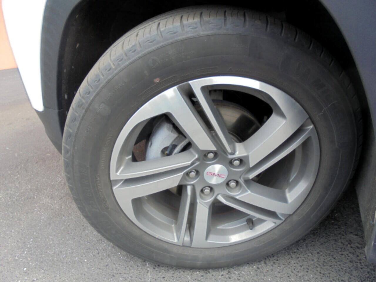 Used 2020 GMC Terrain SLT FWD image 28