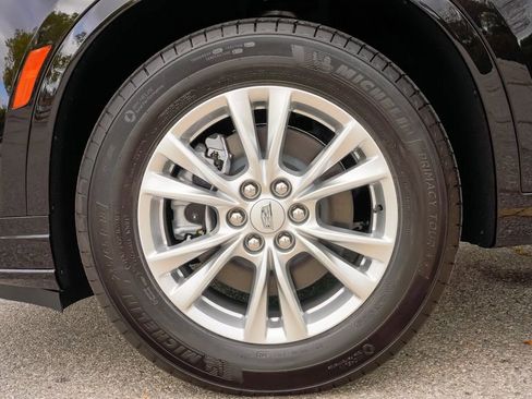 Certified 2025 Cadillac XT6 Luxury image 9