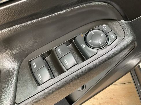 Used 2023 Chevrolet Equinox LT image 5