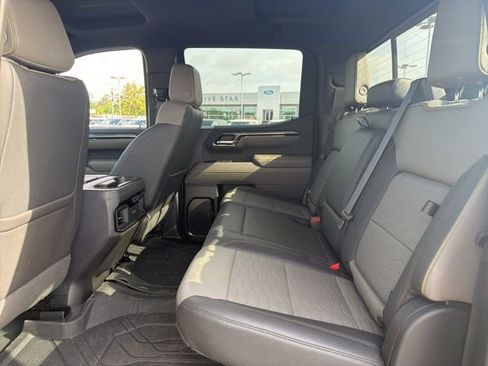 Used 2023 Chevrolet Silverado 1500 ZR2 w/ Technology Package AWD/4WD image 11