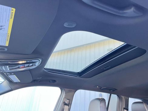 New 2025 Jeep Grand Cherokee Altitude image 24