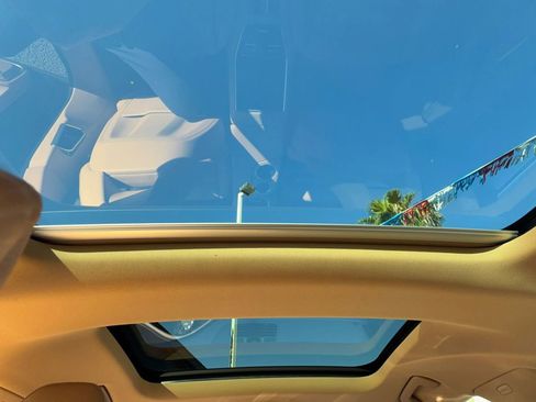 Used 2018 Porsche Panamera 4 image 32