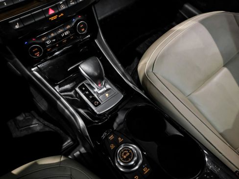 Used 2018 INFINITI QX30 Premium w/ Technology Package image 24