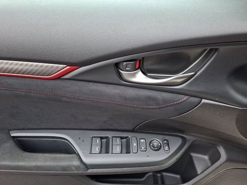 Used 2018 Honda Civic Type R image 12