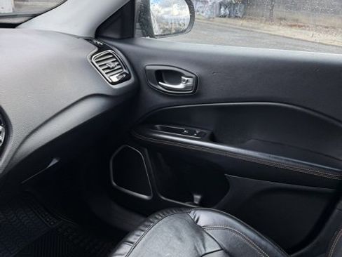 Used 2020 Jeep Compass Limited image 30