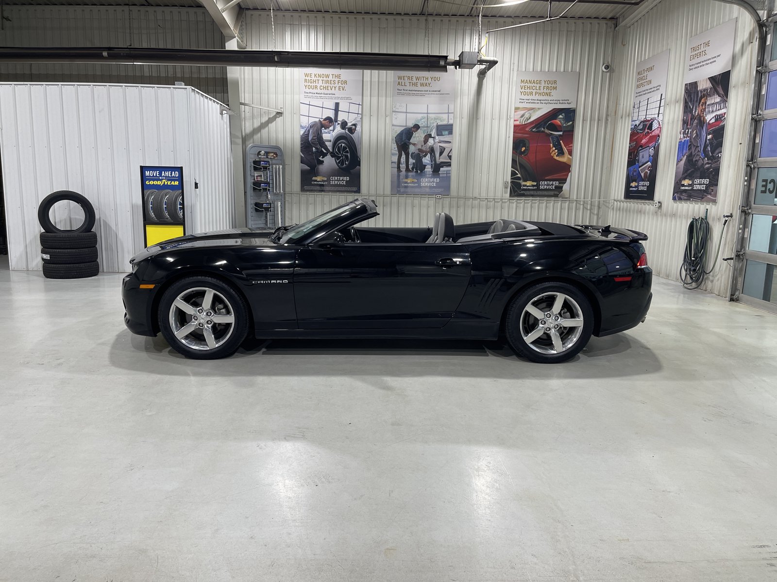 Used 2015 Chevrolet Camaro LT RWD image 13