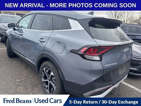 Used 2023 Kia Sportage EX image 3