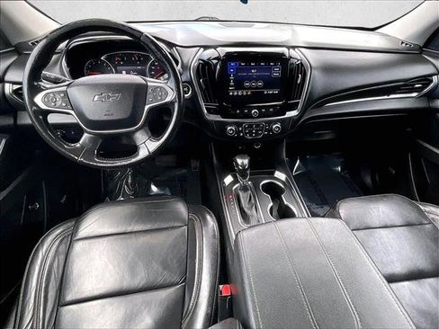 Used 2021 Chevrolet Traverse RS FWD image 16