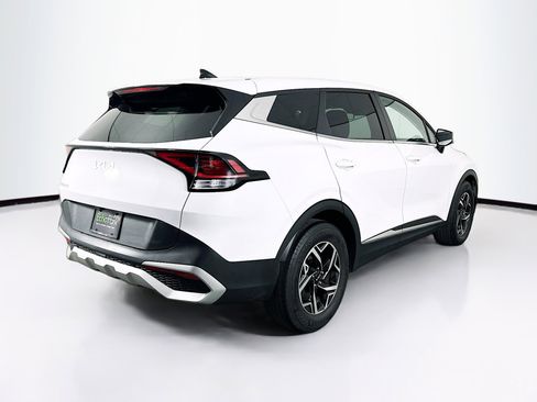 Used 2025 Kia Sportage LX image 9