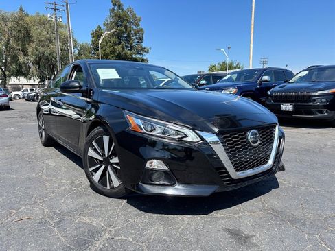Used 2020 Nissan Altima 2.5 SL FWD image 1