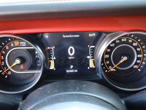 Used 2023 Jeep Gladiator Rubicon w/ Trailer Tow Package AWD/4WD image 8