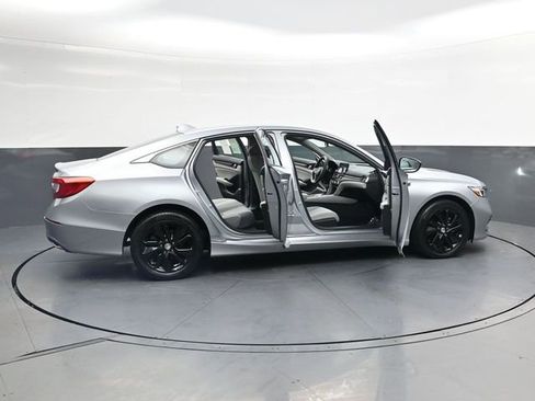 Used 2019 Honda Accord LX image 40
