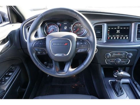 Used 2018 Dodge Charger SXT image 20