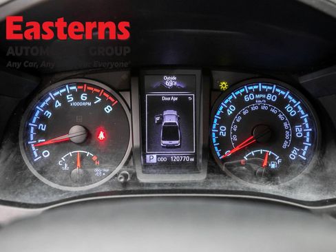 Used 2020 Toyota Tacoma SR RWD image 17