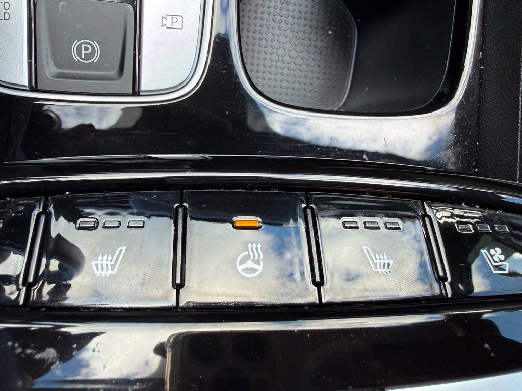 Used 2024 Hyundai Santa Cruz Limited AWD/4WD image 28