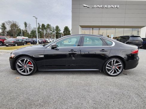 Used 2022 Jaguar XF R-Dynamic SE image 5