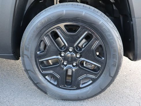 Used 2018 Jeep Renegade Trailhawk w/ Cold Weather Group II AWD/4WD image 44