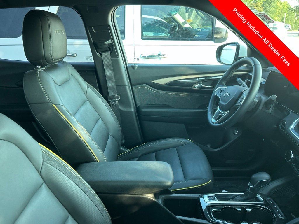 Used 2024 Chevrolet TrailBlazer ACTIV w/ Convenience Package FWD image 4
