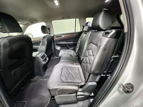 Used 2024 Volkswagen Atlas SE AWD/4WD image 24