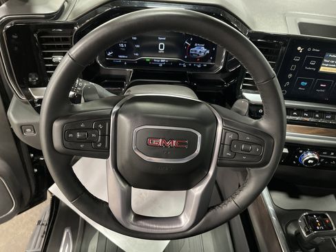 Used 2024 GMC Sierra 1500 SLT w/ SLT Premium Plus Package image 18