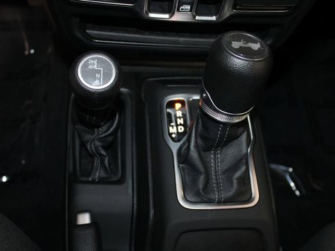 Used 2025 Jeep Wrangler Unlimited Sahara AWD/4WD image 42