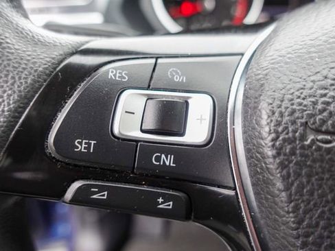 Used 2018 Volkswagen Tiguan S image 13