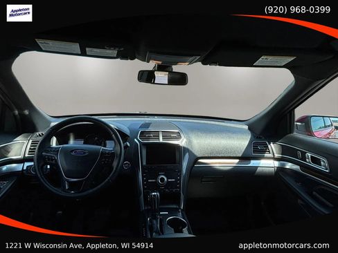 Used 2019 Ford Explorer Limited w/ Equipment Group 301A AWD/4WD image 16
