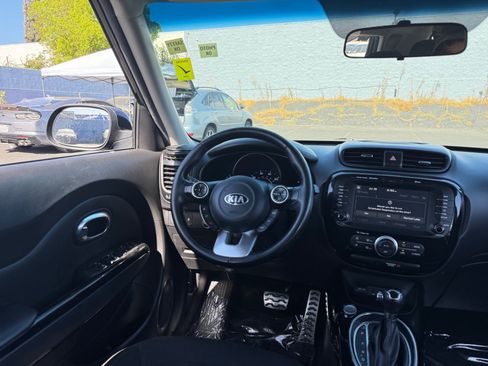 Used 2018 Kia Soul + w/ Audio Package FWD image 23