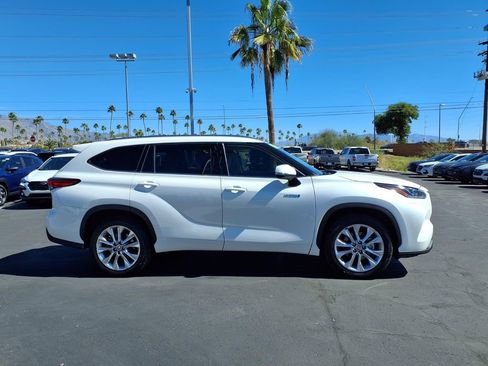 Used 2020 Toyota Highlander Limited image 11