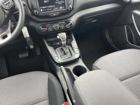 New 2025 Kia Soul LX image 16