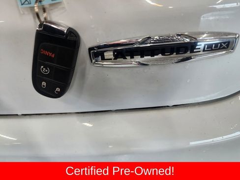 Used 2024 Jeep Compass Latitude image 40