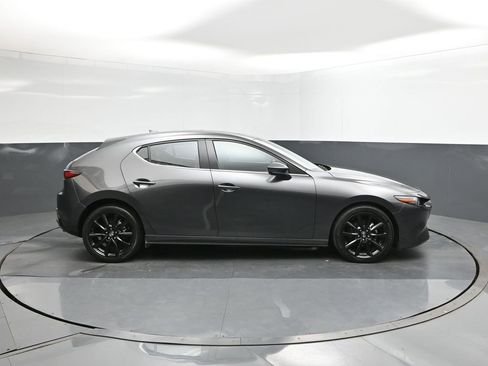 Used 2021 MAZDA MAZDA3 s image 26