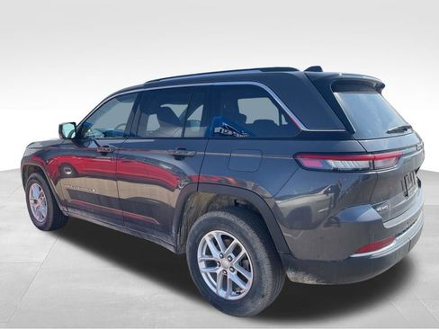 Used 2023 Jeep Grand Cherokee Laredo w/ Luxury Tech Group I AWD/4WD image 6