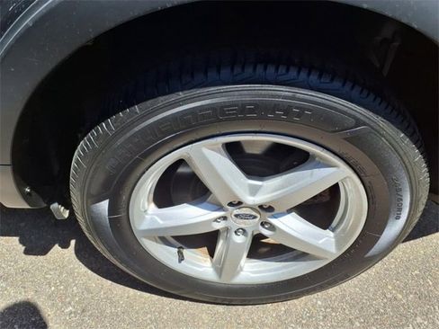 Used 2016 Ford Explorer XLT w/ Equipment Group 202A image 14