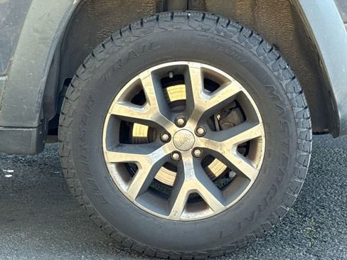 Used 2014 Jeep Cherokee Trailhawk w/ Leather Interior Group image 8