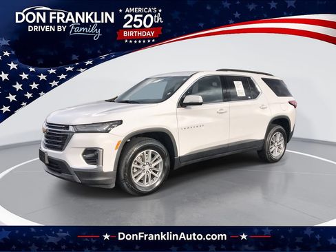 Used 2023 Chevrolet Traverse LT FWD image 1