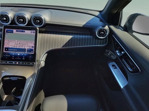 Used 2023 Mercedes-Benz GLC 300 image 14