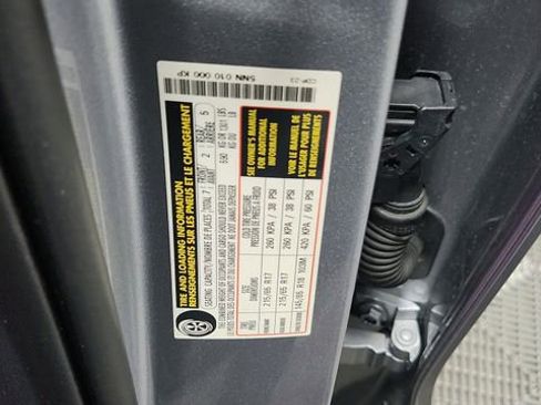 Used 2024 Volkswagen Tiguan S image 25