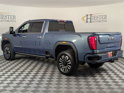 Used 2025 GMC Sierra 2500 Denali Ultimate image 5