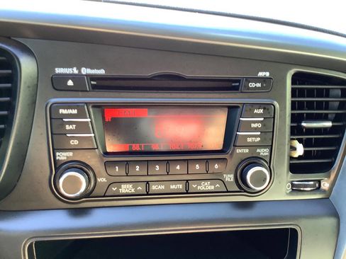 Used 2013 Kia Optima LX image 35