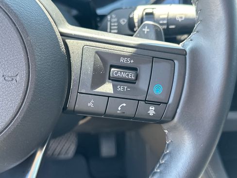 Used 2025 Nissan Pathfinder SV FWD image 26