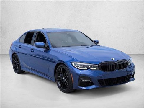 Used 2021 BMW 330i Sedan w/ M Sport Package RWD image 3