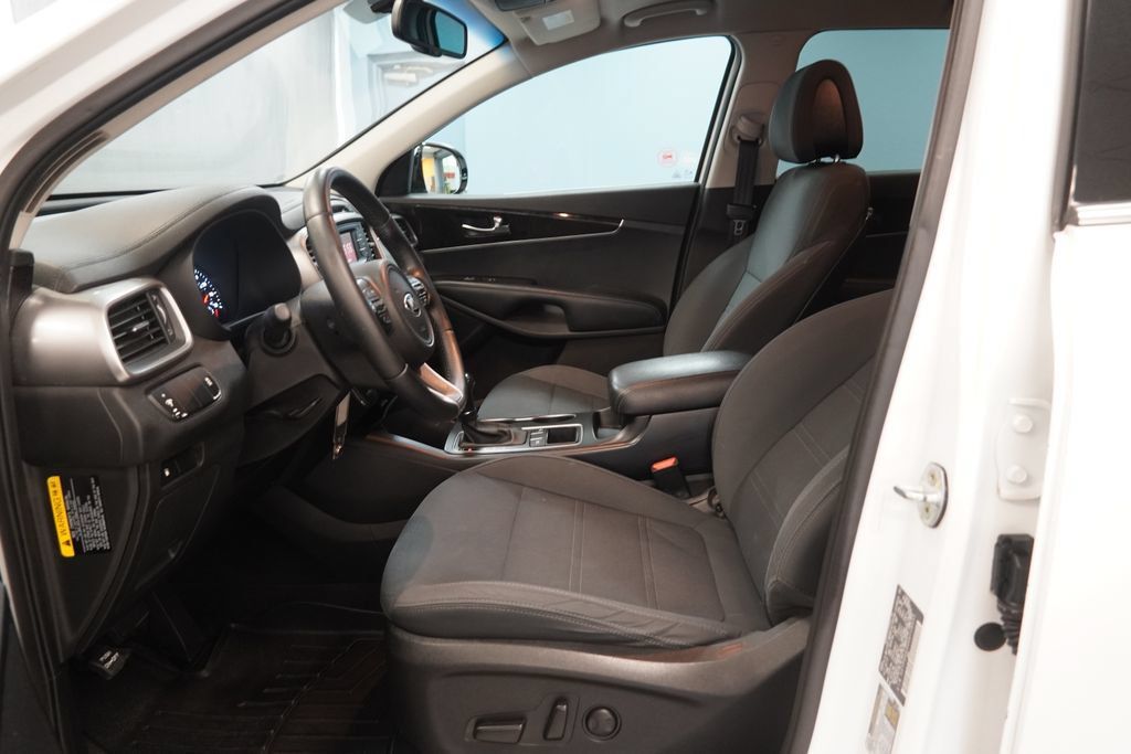 Used 2016 Kia Sorento FWD w/ LX Convenience Package image 5