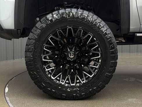 Used 2026 GMC Sierra 3500 Denali Ultimate AWD/4WD image 10