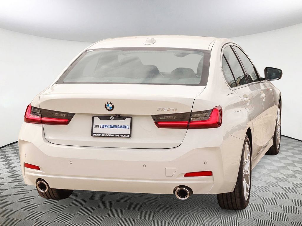 Used 2026 BMW 330i Sedan w/ Convenience Package RWD image 4