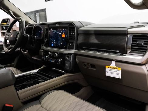 Used 2026 Ford F450 Platinum w/ Platinum Plus Package AWD/4WD image 17