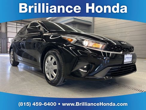 Used 2023 Kia Forte LX image 1