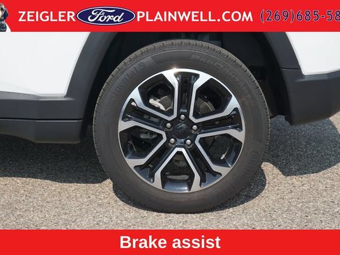 Used 2023 Jeep Compass Limited w/ Sun and Sound Group AWD/4WD image 9