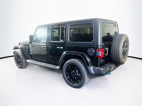 Used 2023 Jeep Wrangler Unlimited Sahara w/ Cold Weather Group AWD/4WD image 5