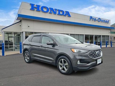 Used 2020 Ford Edge SEL w/ Cold Weather Package image 3